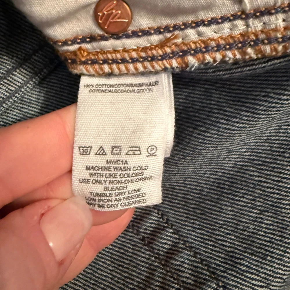 LIKE NEW Free People We the Free Harvey Distressed Button Fly Mini Skirt sz26